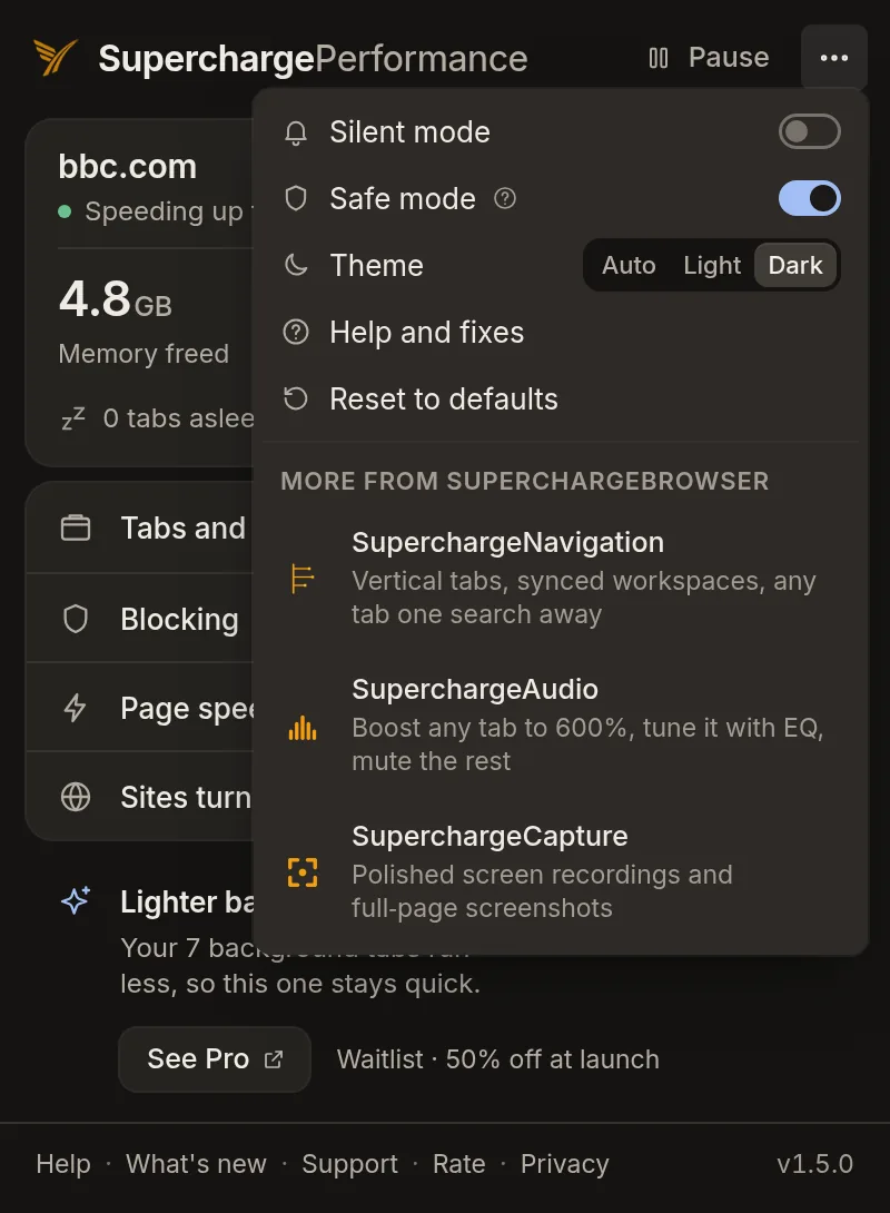 Geöffnetes Menü im SuperchargePerformance-Popup mit Optionen für stillen Modus, Sicherheitsmodus, Designs und Zurücksetzen auf Standard.